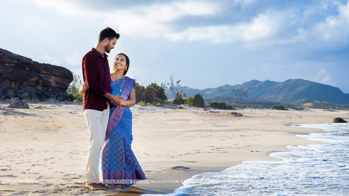 Beach engagement photoshoot